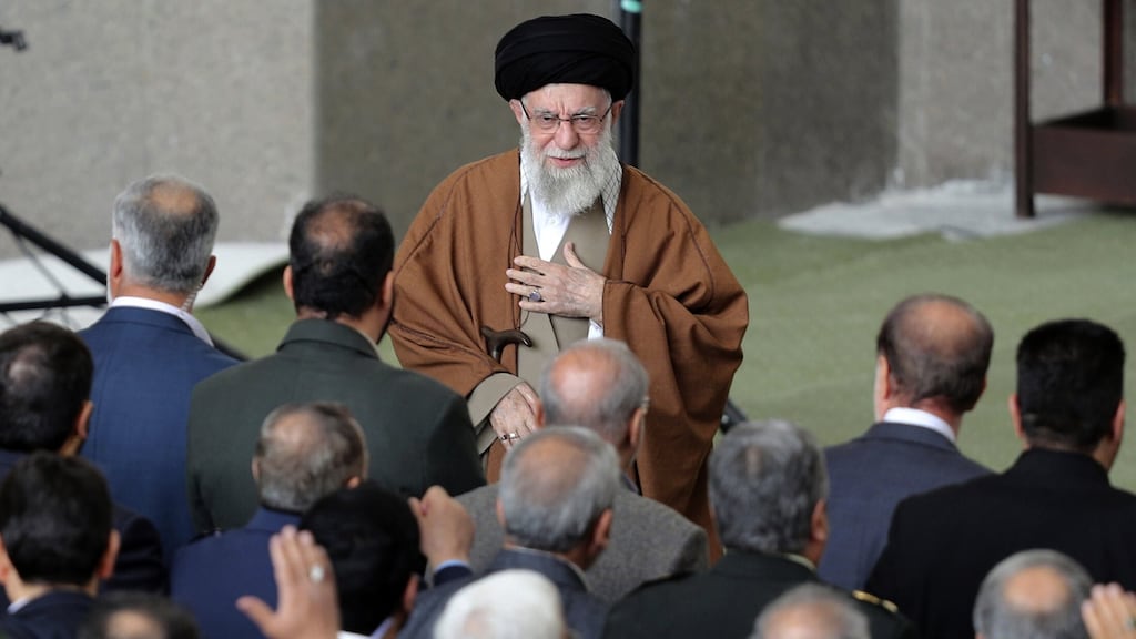 Spanning VS-Iran loopt op: Trump waarschuwt voor 'ongekende bombardementen'